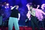 Sin Bandera hace cantar, sudar y llorar a Santo Domingo con su “Escenas Tour”