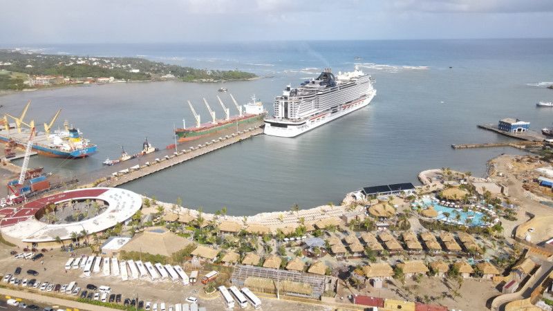 Taíno Bay niega cruceros hagan vertidos en la bahía de Puerto Plata; dicen es sedimento por hélices