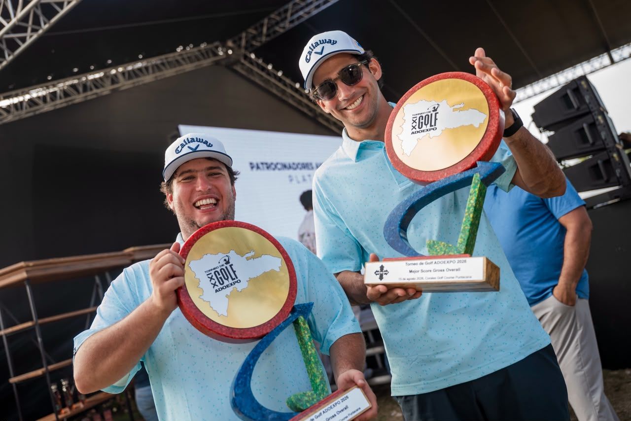 Espínola y Lomba conquistan máximo galardón torneo de golf Adoexpo Espínola y Lomba conquistan máximo galardón torneo de golf Adoexpo