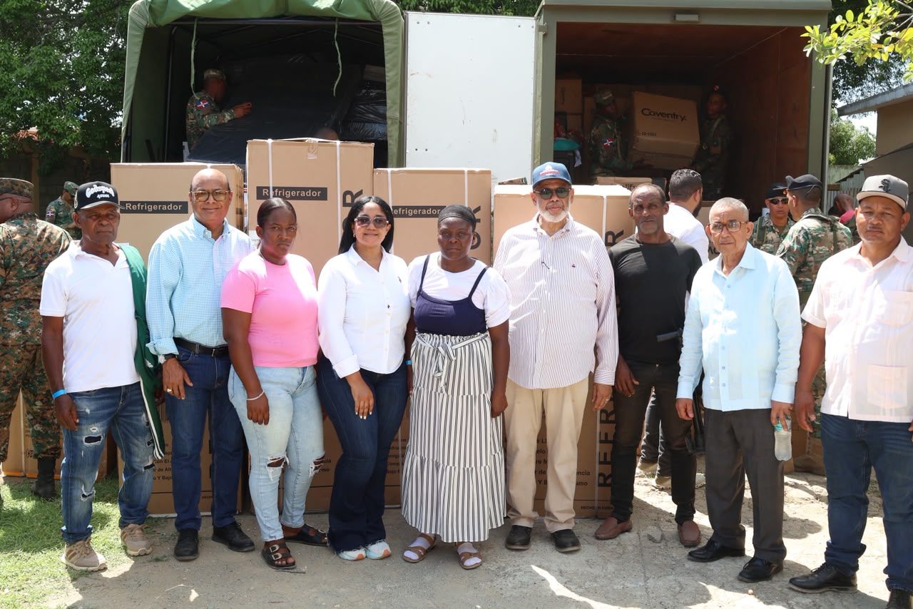 Desarrollo de la Comunidad y Ejército RD llevan jornada médica y social a Bánica