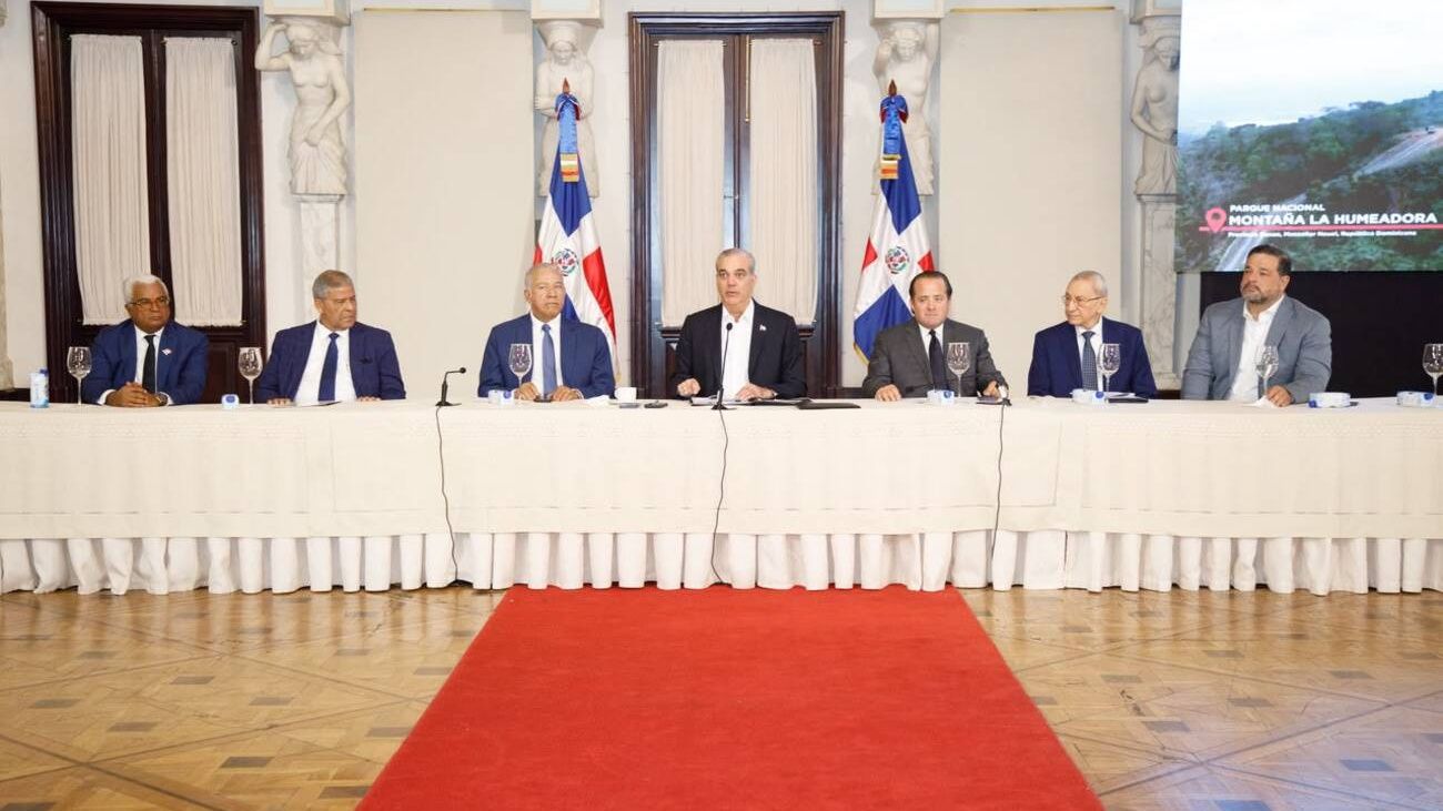 Abinader: Dejaremos un legado histórico con la entrega de títulos de parques nacionales al Estado Dominicano