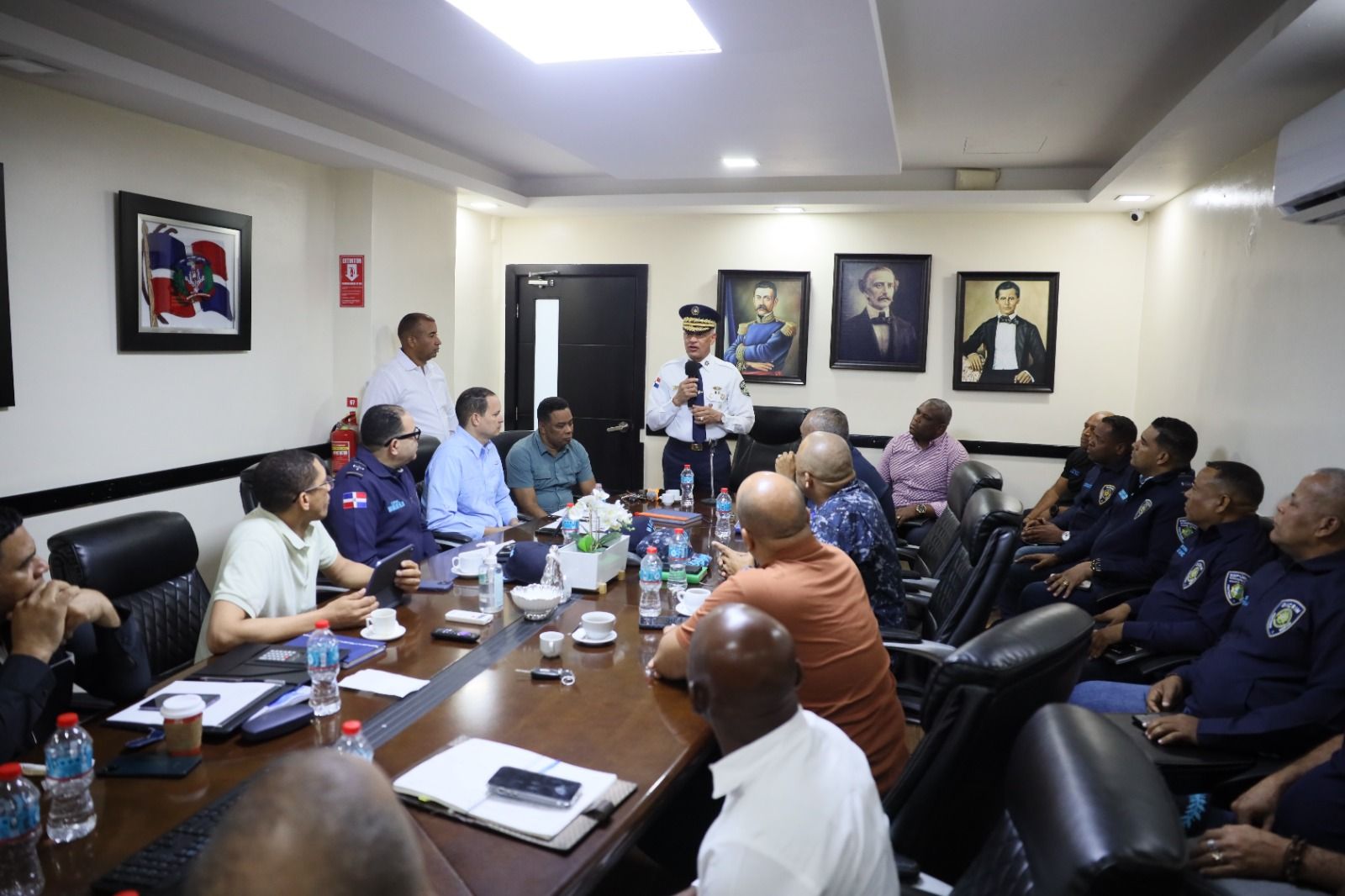 Policía Nacional fortalece investigación con reunión de mandos DICRIM