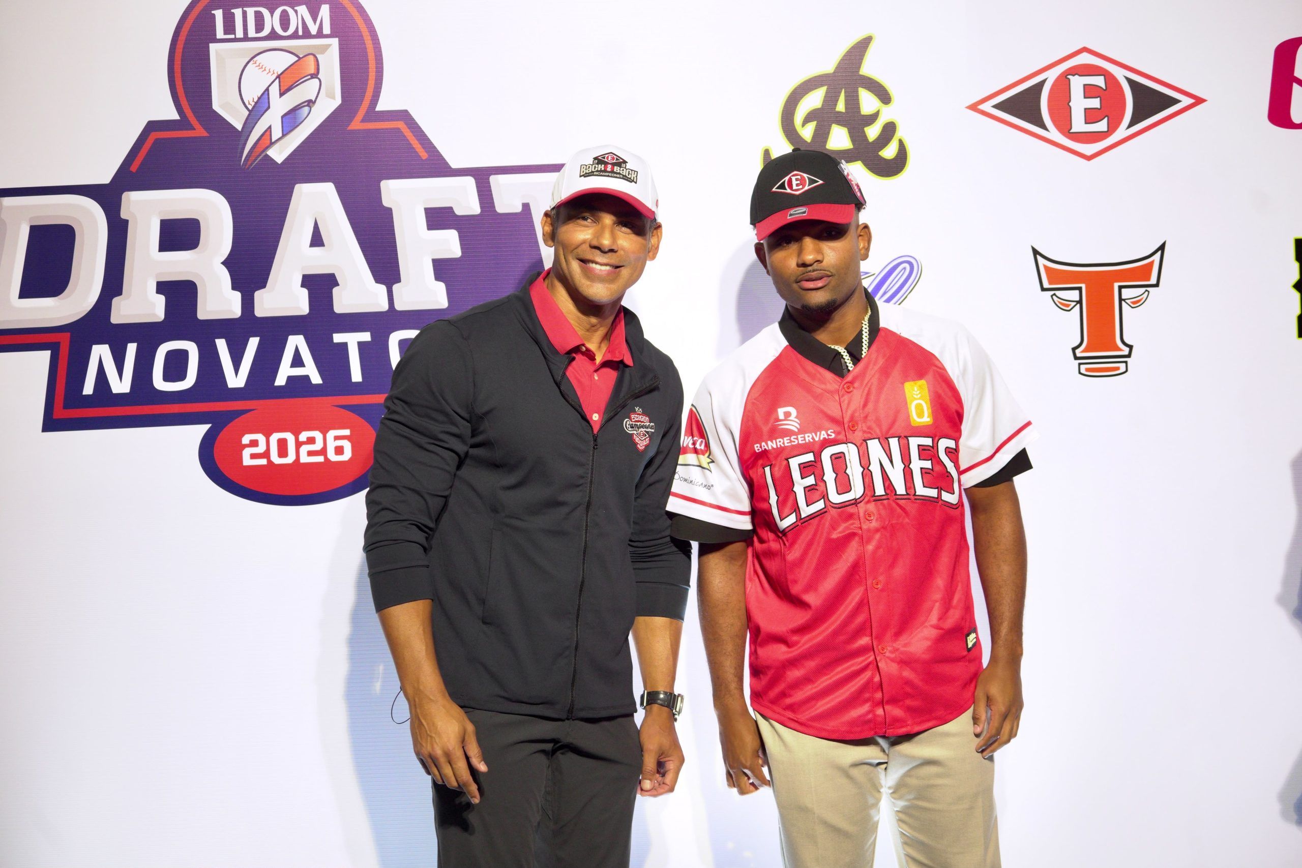 Leones seleccionan Elián Peña como tercer pick del sorteo Leones seleccionan Elián Peña como tercer pick del sorteo