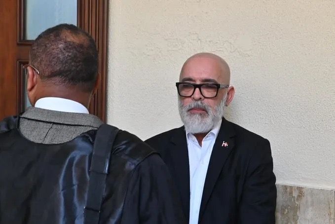 Ángel Martínez se declara culpable por difamación contra Faride Raful