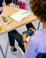 Prueba Pisa: Para la lectura, cuanto más tiempo se pasa con pantallas, peores son los resultados