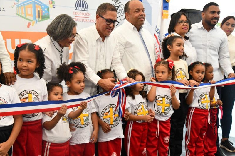 Gobierno entrega 186 aulas del nivel inicial