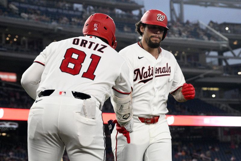 Yohandy Morales conecta jonrón y suma 3 hits en su debut y los Nacionales vencen a los Bravos 9-5