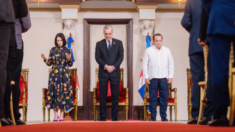 Abinader pide sabiduría y fortaleza para los servidores públicos en jornada de oración
