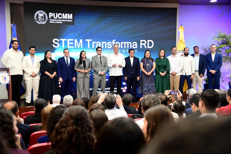 Presentan el primer microchip universitario diseñado por la Pucmm