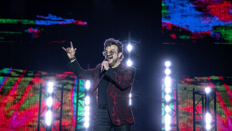 Aleks Syntek aprovecha concierto para despotricar contra el reggaetón y Bad Bunny y lo critican