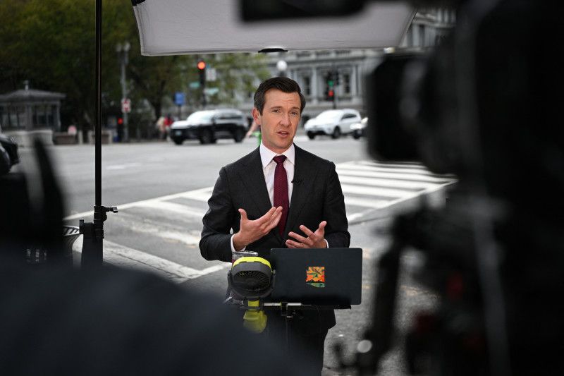 Tres grandes cadenas de TV de EE. UU. suspenden cobertura conjunta de Trump tras su veto a medios