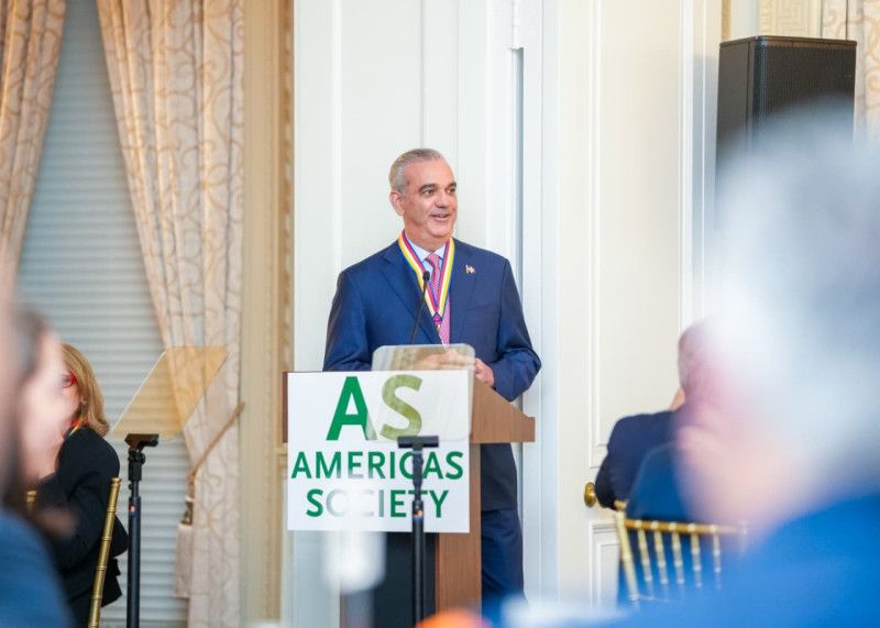 Abinader es reconocido con la Insignia de Oro, el más alto honor de Americas Society