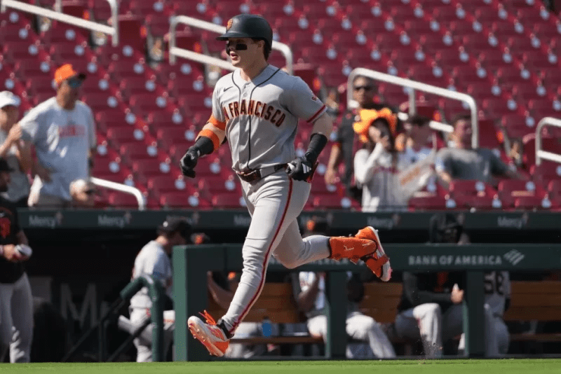 Gigantes triunfan ante Cardenales con jonrón de Gilbert en la décima