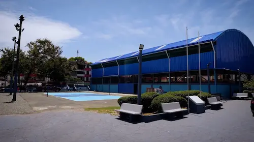 Kelvin Cruz entrega multiuso Antonio Duvergé tras inversión millonaria