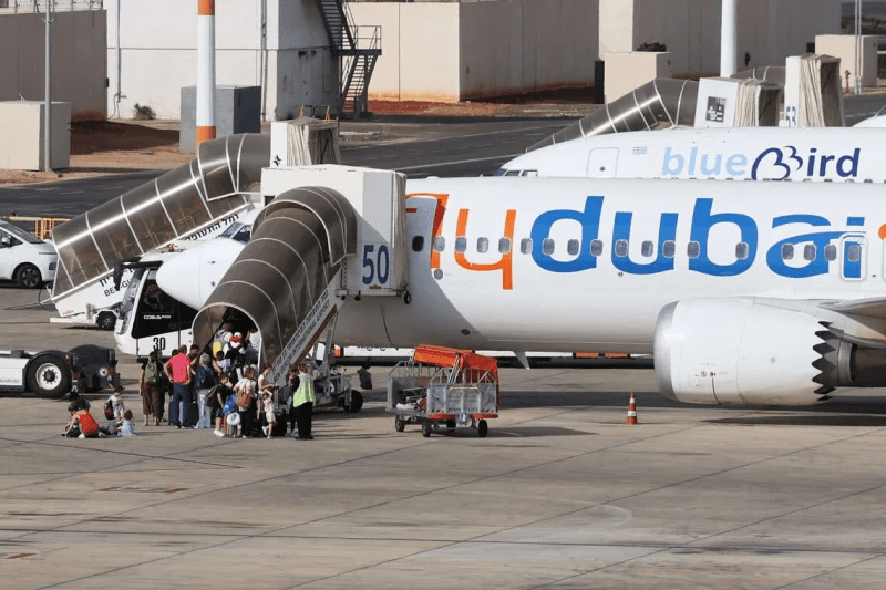 Qué se sabe de lo que ocurrió en el avión con destino Tel Aviv que aterrizó de emergencia
