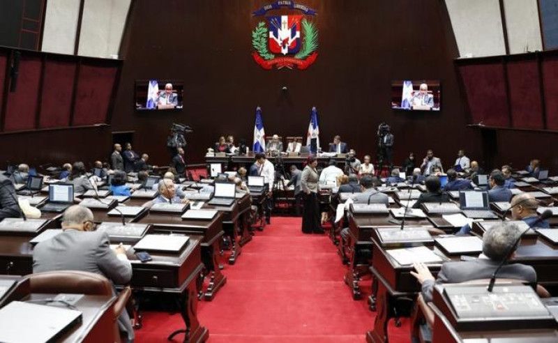 Diputados abandonan sesión para visibilizar rechazo contra agresión policial a legisladora Diputados abandonan sesión para visibilizar rechazo contra agresión policial a legisladora