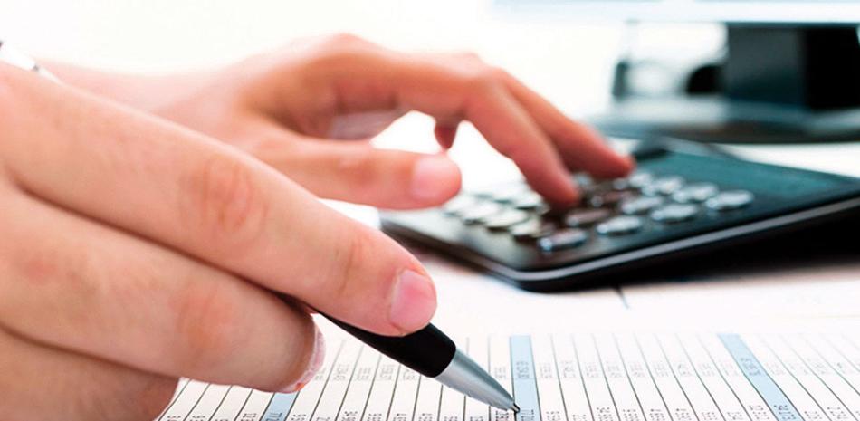 Economista sugiere auditar la deuda y evitar pagar intereses con más endeudamientos Economista sugiere auditar la deuda y evitar pagar intereses con más endeudamientos