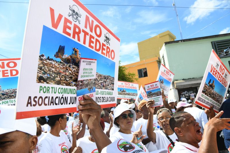 La Cuaba celebra con una oración de agradecimiento el fin de su lucha contra el vertedero La Cuaba celebra con una oración de agradecimiento el fin de su lucha contra el vertedero