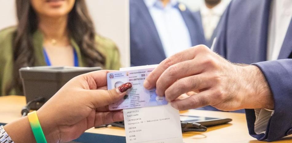 Mayores de 75 años que ya tengan licencia por dos años podrán renovarla sin costo