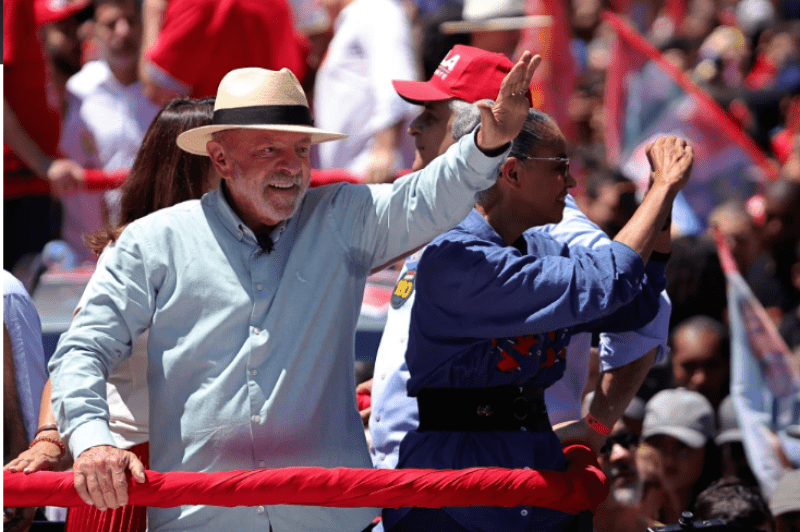 Lula gana las elecciones presidenciales tras una remontada inédita ante Flávio Bolsonaro