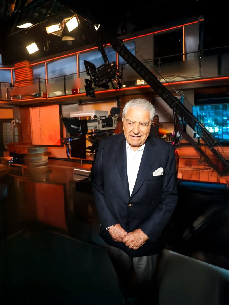 Don Francisco vuelve al estudio de “Sábado Gigante” para unir el ayer y el hoy