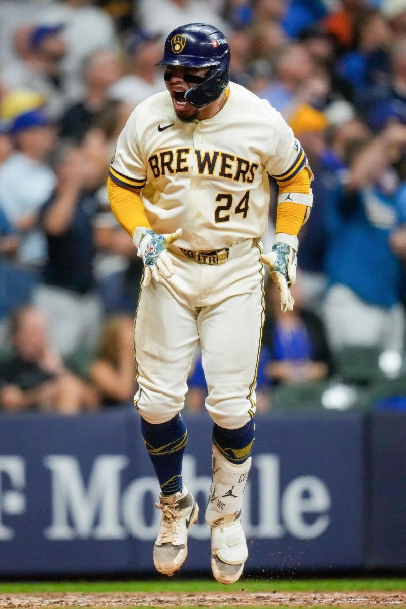 Los Cerveceros llegan a los Angeles con el control de la Serie de Campeonato