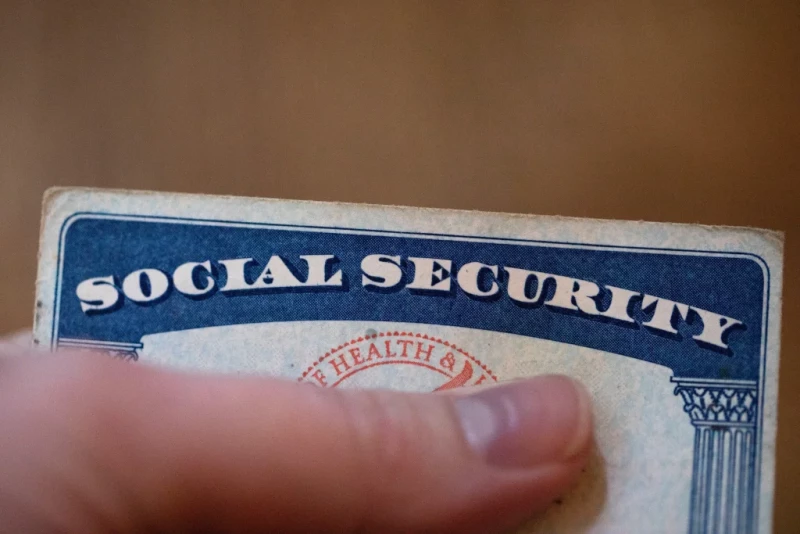 Beneficiarios del Seguro Social reciben un aumento de 3.6% Beneficiarios del Seguro Social reciben un aumento de 3.6%