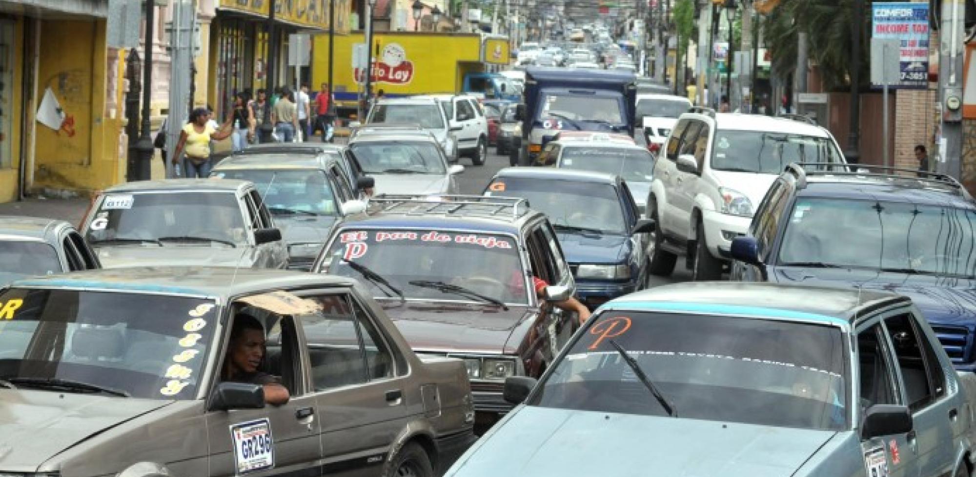 Gobierno entregó más de RD$9 mil millones en combustibles a transportistas; senadores beneficiados
