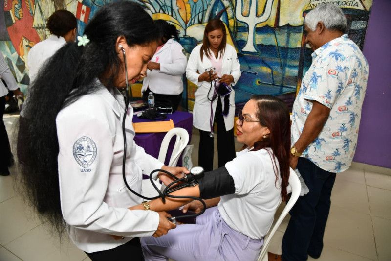 UASD realiza jornada de prevención y detección temprana del cáncer de mama