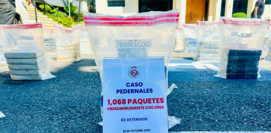 DNCD incauta más de una tonelada de cocaína en las costas de Pedernales; tres colombianos detenidos