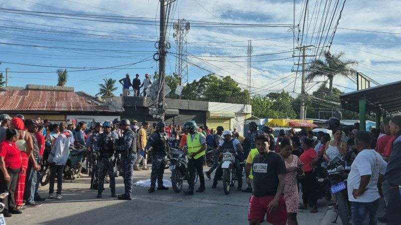 Muere niña en accidente cuando su madre la llevaba a centro Inaipi; su padre se aferra a la oración