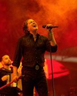 ¿Todavía guardas tu tocadiscos? Carlos Vives apuesta por el regreso del vinilo