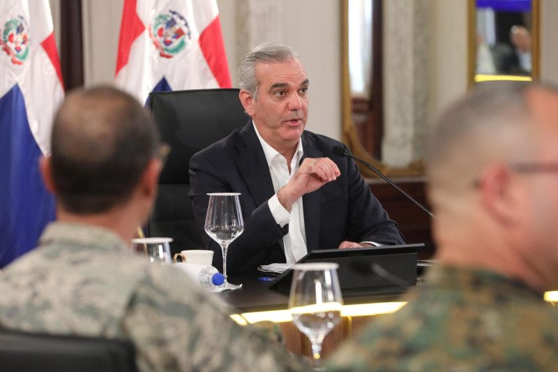 Abinader marca línea de asomo a bandas haitianas