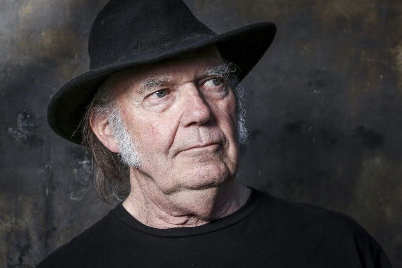 El cantante Neil Young demanda a la campaña de Trump por usar una de sus canciones El cantante Neil Young demanda a la campaña de Trump por usar una de sus canciones