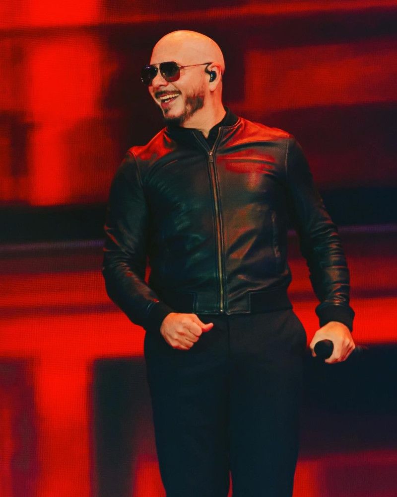 Pitbull habla de El Cata, las regalías y la influencia de Omega El Fuerte en su música