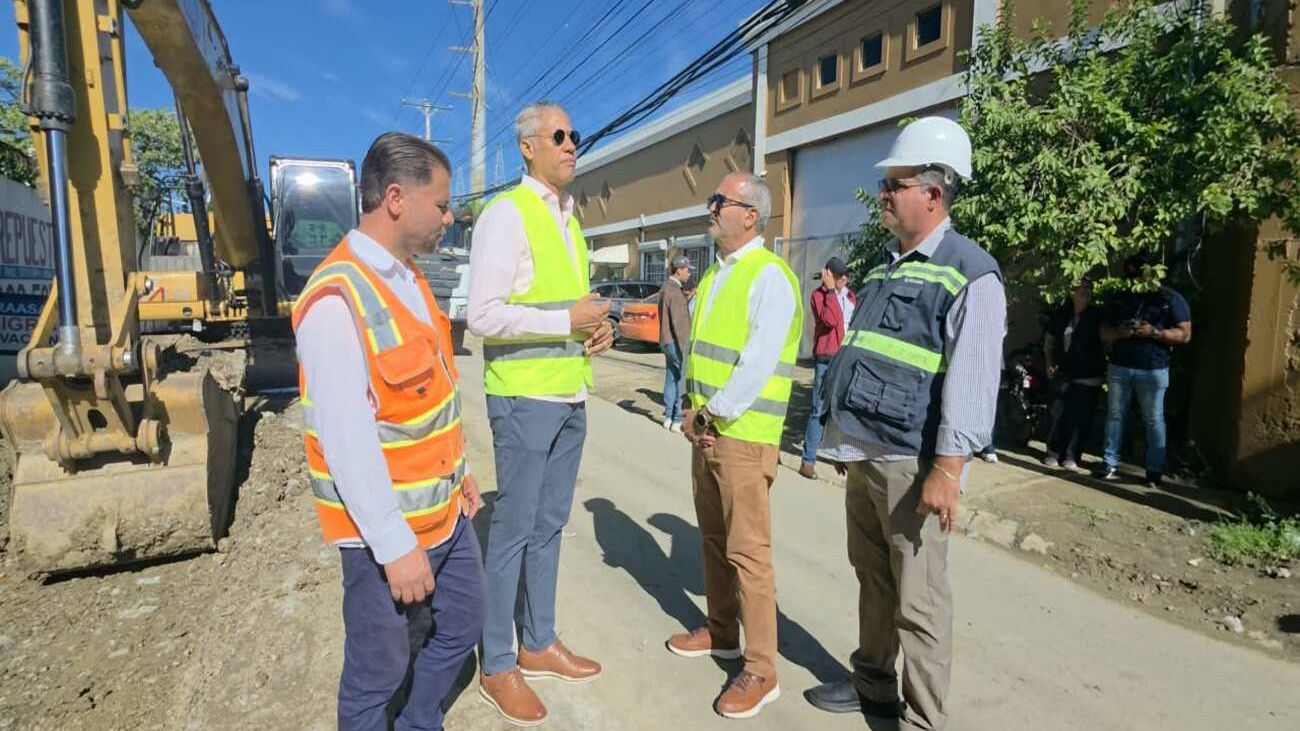 Coraasan supervisa avances en la construcción de nueva línea de agua potable en Santiago Coraasan supervisa avances en la construcción de nueva línea de agua potable en Santiago