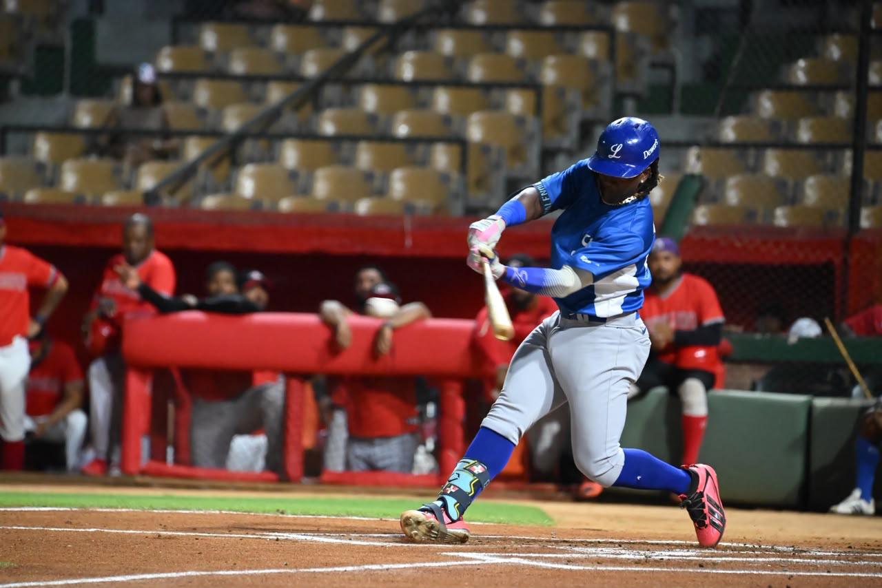 Toros superan a las Estrellas y Licey a los Leones en partido de pretemporada