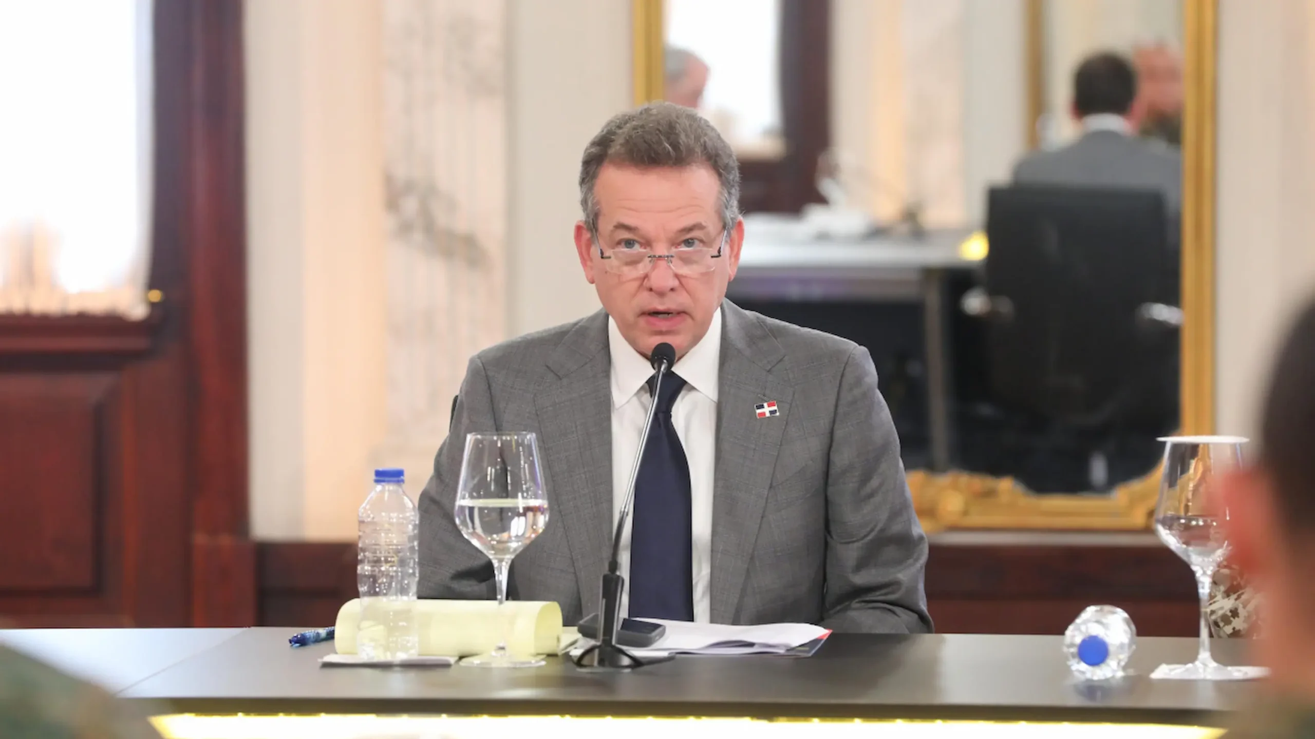 Canciller Víctor Bisonó explica por qué la República Dominicana no participa directamente en operaciones militares en Haití