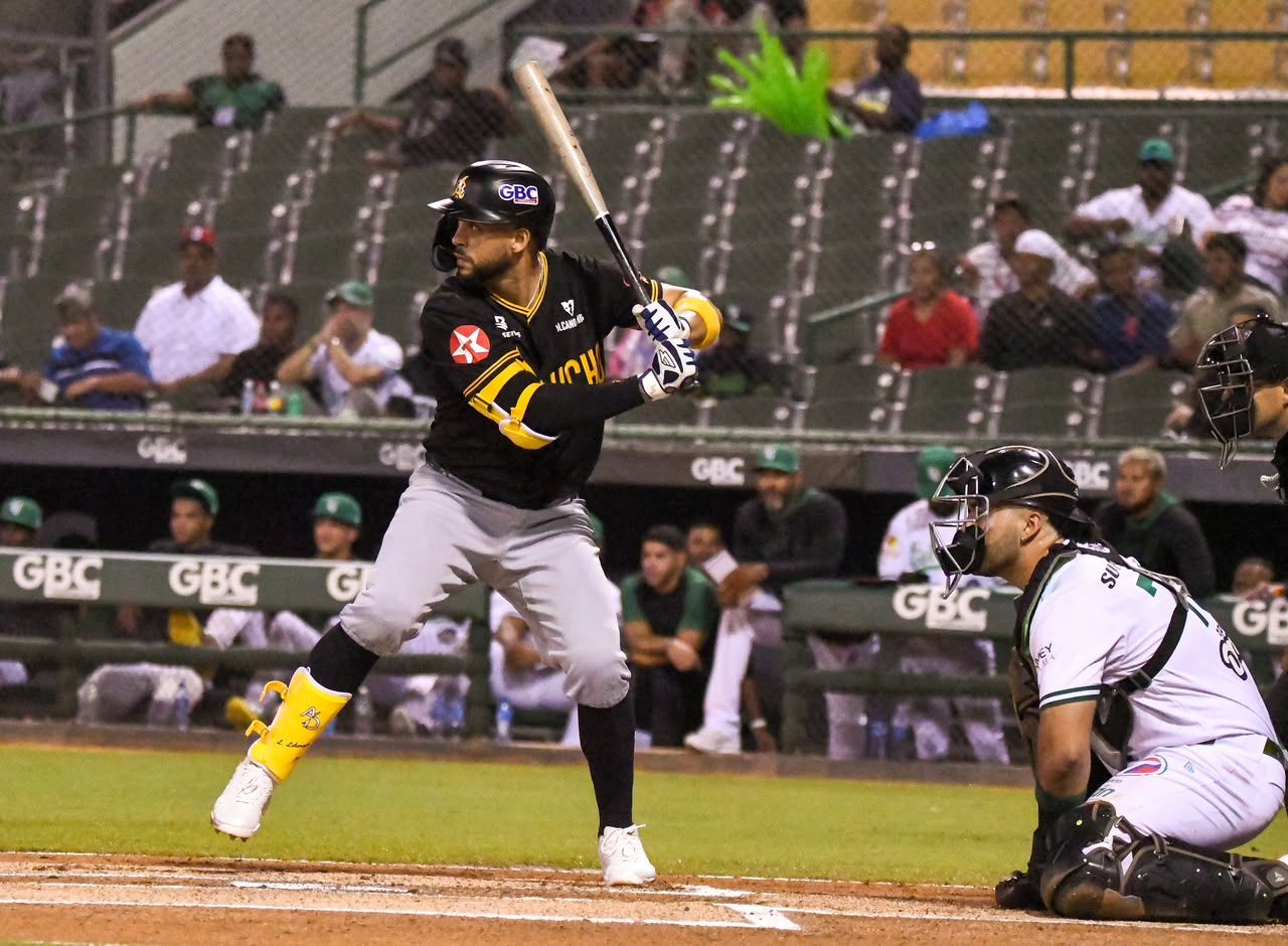 Águilas atan a las Estrellas a un solo hit y triunfan 5-2 en extrainnings