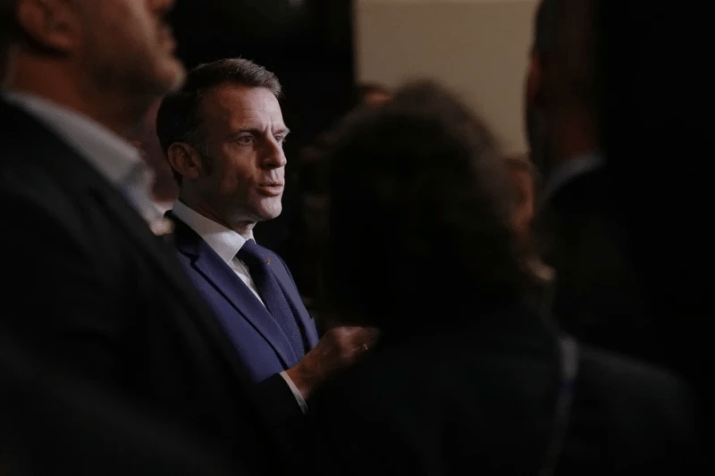 Macron reconoce que se subestimó la violencia de las protestas en Francia